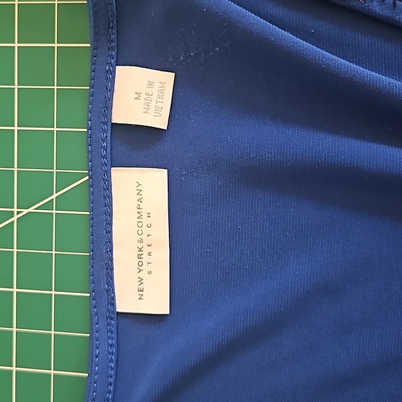 new york and company size medium top blue with black lace overlay - Picture 2 of 3